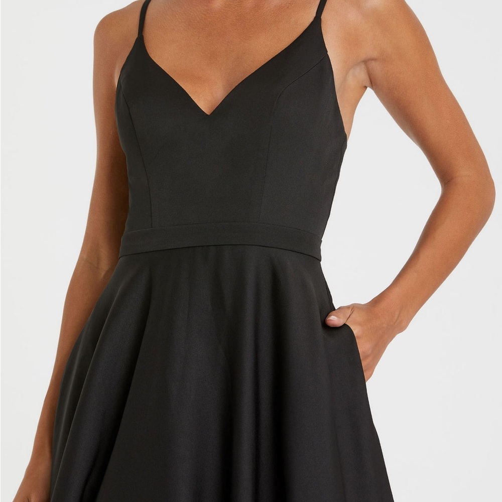 Mac Duggal Black Backless V-Neck Ball Gown - Picture 6 of 8